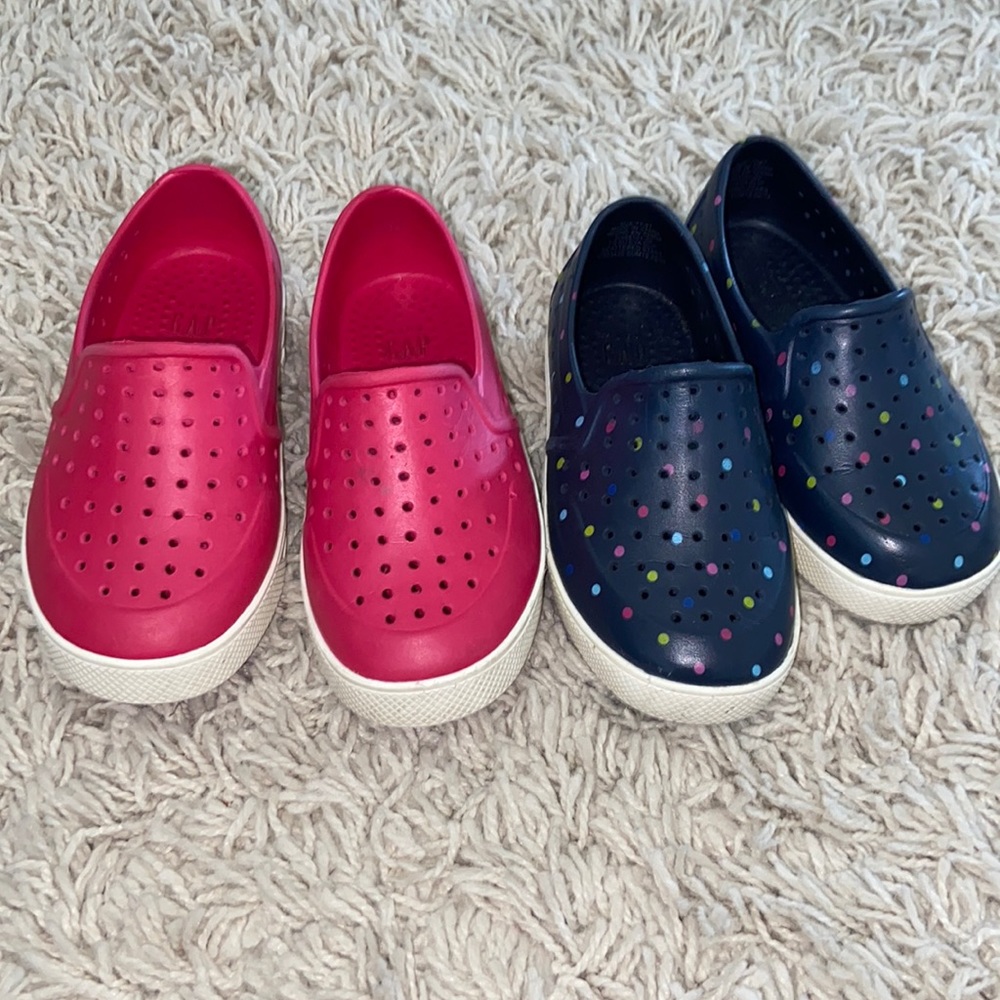 Gap Girls Size 7/8 Slip On Water Shoes Great for Summer Pink Blue Polka Dots